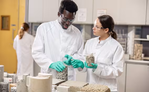 Scientifiques au Core Center