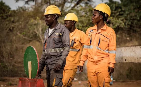 Collaborateurs sur le chantier de la route du nord