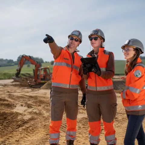 Illustration of Colas accélère le déploiement de Rockease, sa marketplace d’achat de matériaux de construction