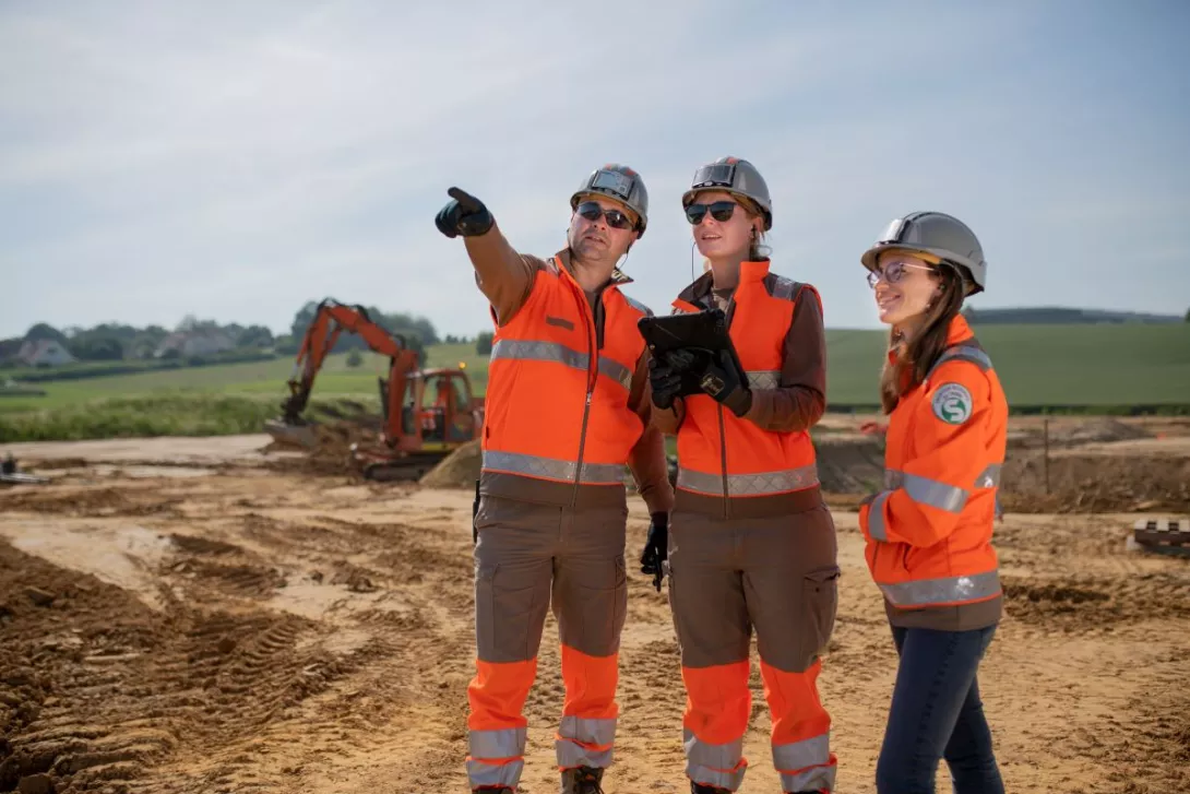 Illustration of Colas accelerates the roll out of Rockease, its marketplace for purchasing construction materials